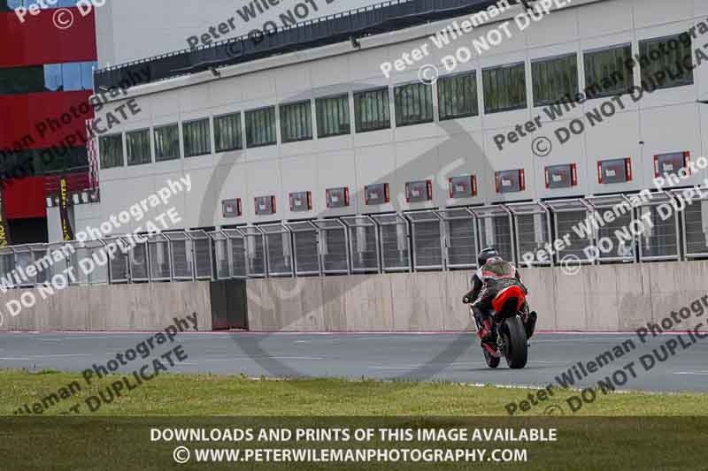 cadwell no limits trackday;cadwell park;cadwell park photographs;cadwell trackday photographs;enduro digital images;event digital images;eventdigitalimages;navarra;no limits trackdays;peter wileman photography;racing digital images;trackday digital images;trackday photos